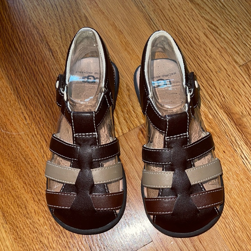 UGG Kolding Fisherman Sandal in Stout